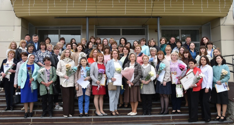 В РДК состоялось чествование работников социальной сферы. В РДК состоялось чествование работников социальной сферы.